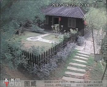 D1效果-室外某小屋白天/晚上红外模拟监控效果录像演示